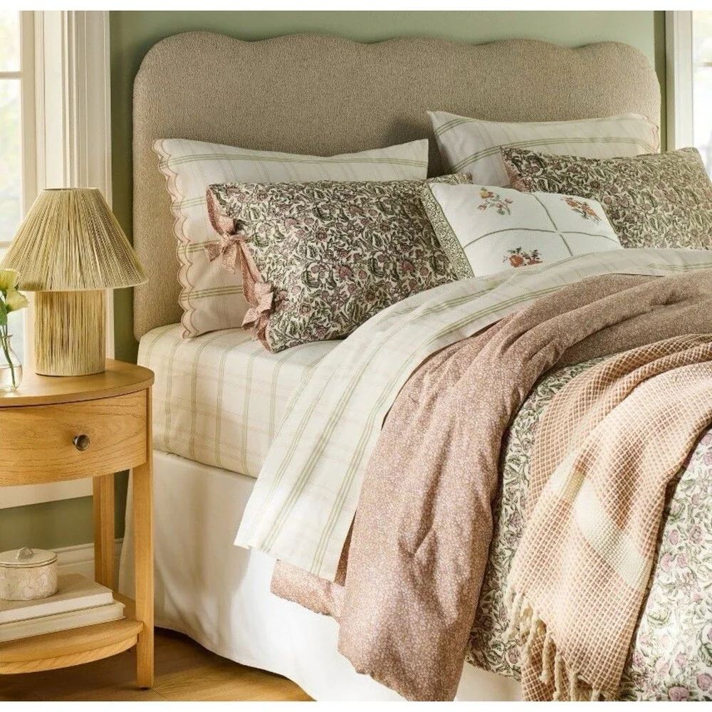 Full 300 Thread Count Scalloped Edge Plaid Sheet Set Cream/Green - Threshold NEW
